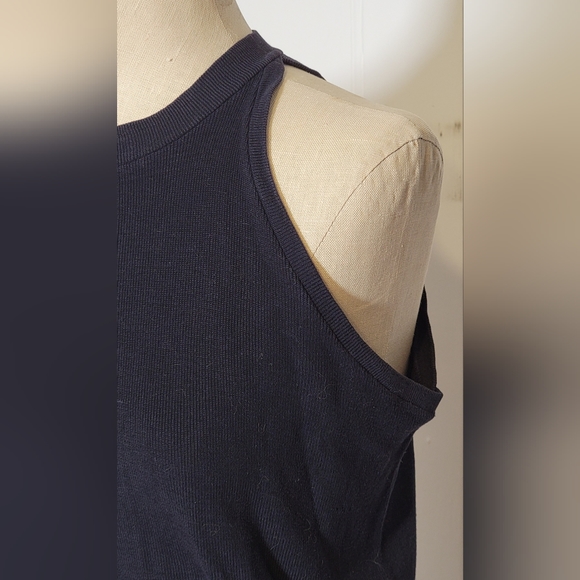 Vintage black stretchy crop top.Bust 32 inches. Small. - Picture 3 of 4